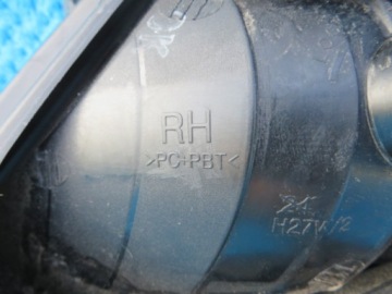 HYUNDAI I20 ГАЛОГЕН, СПРАВА