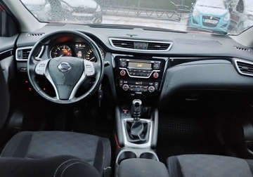 Nissan Qashqai II Crossover 1.6 dCi 130KM 2016 Nissan Qashqai 2016r, SALON POLSKA, 1.6 DCI. Uszkodzony przod i lekko tyl., zdjęcie 5
