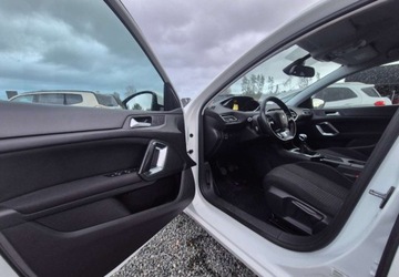 Peugeot 2018 Peugeot 308 1,5 131 KM Bezwypadkowy Nowy Rozrzad 1.5 Diesel 131KM, zdjęcie 4