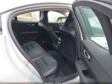 Volvo S60 III 2024 Volvo S60 B5 Core Dark Theme 2024 2.0l 2.0 Benzyna 247KM, zdjęcie 12