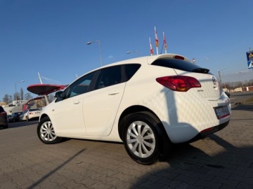 Opel Astra H Hatchback 5d 1.4 TWINPORT ecoFLEX 90KM 2011 Opel Astra ZAMIEŃ swoje auto zostaw w rozliczeniu – Dowóz pod dom, zdjęcie 1