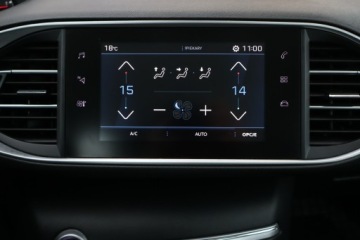 Peugeot 308 II SW Facelifting 1.5 BlueHDI 130KM 2019 Peugeot 308 1.5 BlueHDi, Salon Polska, Serwis ASO, zdjęcie 17