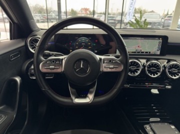 Mercedes Klasa A W177/V177 Hatchback 1.3 200 163KM 2021 Mercedes-Benz Klasa A 200 AMG Line Kamera cofania Ambiente CarPlayAndro, zdjęcie 13