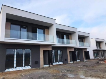 БАЛКОН СОВРЕМЕННАЯ СТЕКЛЯННАЯ БАЛЮСТРАДА НА ПОЛОСЕ