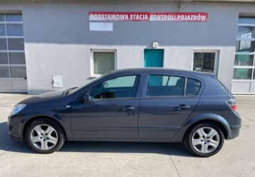 Opel Astra J Hatchback 5d 1.6 Twinport ECOTEC 115KM 2009 Opel Astra Opel Astra 1.6 Benzyna 115KM, zdjęcie 10