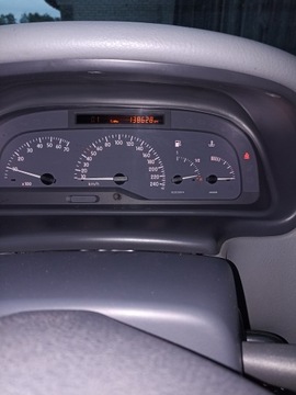 Renault Laguna I Hatchback 2.0 113KM 1998 RENAULT LAGUNA I (B56_, 556_) 2.0 114 KM, zdjęcie 9