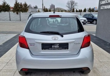 Toyota Yaris III Hatchback 5d Facelifting 1.0 VVT-i 69KM 2015 Toyota Yaris Benzyna Klima Kamera 5 Drzwi Elek..., zdjęcie 4