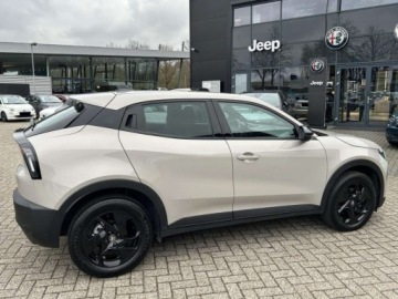 Alfa Romeo Junior SUV 1.2 Hybrid 145KM 2026 ALFA ROMEO Junior Ibrida Sprint Suv 1.2 (145KM) 2026, zdjęcie 3