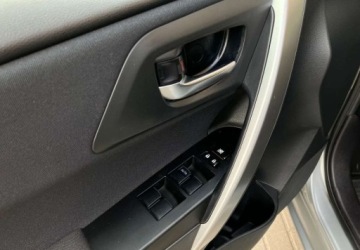 Toyota Auris II Touring Sports Hybrid 135 136KM 2014 Toyota Auris Toyota Auris 1.8 Hybryda 136KM, zdjęcie 28