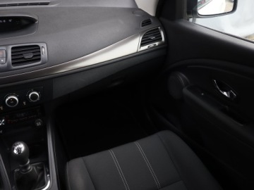 Renault Megane III Grandtour Facelifting 2013 1.2 Energy TCe 115KM 2016 Renault Megane 1.2 TCe, Klima, Tempomat,ALU, zdjęcie 7