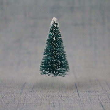 DEKORACJE ŚWIĄTECZNE MINIATUROWA CHOINKA