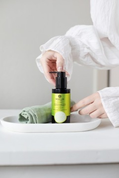 BASICLAB ОТшелушивающий флюид от черных пятен, дефектов, прыщей