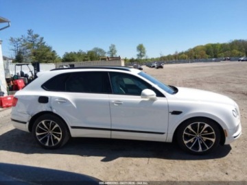 Bentley Bentayga 2019 Bentley Bentayga V8 2019 4.0 Benzyna 542KM, zdjęcie 5