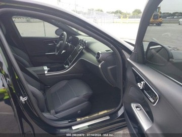 Mercedes 2024 Mercedes-Benz Klasa C 2024 Mercedes-Benz C-Class C 300 Sedan 2.0 Benzyna, zdjęcie 4