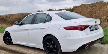 Alfa Romeo Giulia II Sedan 2.0 Turbo 200KM 2017 Alfa Romeo Giulia 2.0T 200KM Automat LED Xenon Skora Navi 2.0 Benzyna, zdjęcie 1