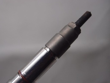 ИНЖЕКТОР TOURAN 2.0TDI 0445110835 05L130277E