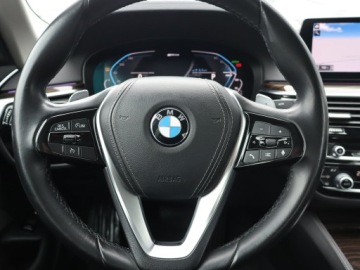 BMW Seria 5 G30-G31 Limuzyna 530e iPerformance 252KM 2019 BMW 5 530e iPerformance, Salon Polska, Serwis ASO, zdjęcie 16