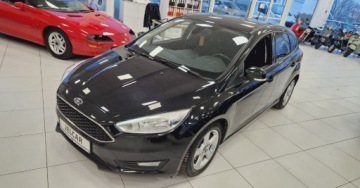 Ford Focus III Sedan Facelifting 1.0 EcoBoost 125KM 2015 Ford Focus 1.0 Ecoboost 125KM Salon PL LEDY Benzyna 125KM, zdjęcie 1