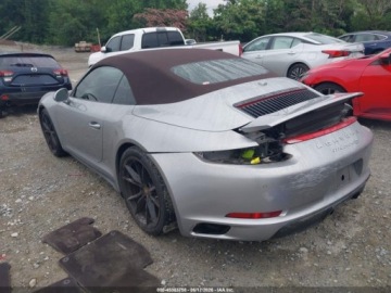Porsche 911 991 GTS Cabrio Facelifting 3.0 450KM 2019 Porsche 911 Carrera S 2019 3.0 Benzyna 450KM, zdjęcie 2