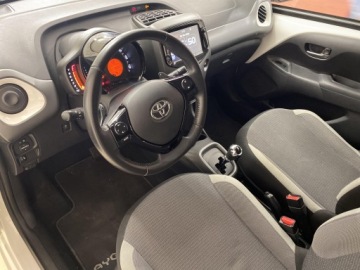 Toyota Aygo II Hatchback 3d Facelifting 1.0 VVT-i 72KM 2020 Toyota Aygo 1.0 VVT-i X-play X-shift II (2014-) To, zdjęcie 9