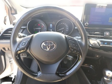 Toyota C-HR I Crossover Facelifting 1.8 Hybrid 122KM 2023 Toyota C-HR 1.8 Hybrid Style Toyota C-HR 1.8 Hybri, zdjęcie 19
