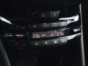 Peugeot 208 I Hatchback 5d Facelifting 1.2 PureTech 110KM 2018 Peugeot 208 1.2 PureTech, Salon Polska, zdjęcie 17