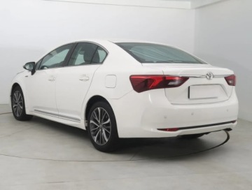 Toyota Avensis III Sedan Facelifting 2015 2.0 D-4D 143KM 2017 Toyota Avensis 2.0 D-4D, Salon Polska, Serwis ASO, zdjęcie 3