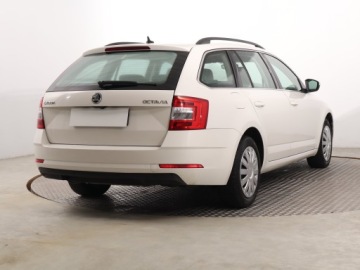 Skoda Octavia III Kombi Facelifting 2.0 TDI 150KM 2020 Skoda Octavia 2.0 TDI, Salon Polska, zdjęcie 4