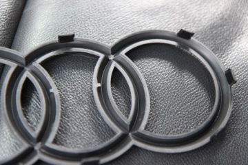 ПРЕМИУМ ЭМБЛЕМА ЗНАК AUDI Логотип спереди Маски A3 A4 A5 A6 273x94 мм