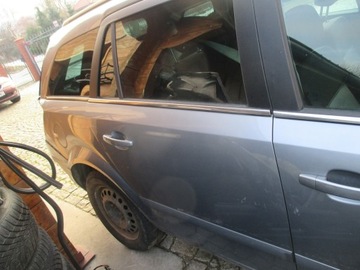 ASTRA H KOMBI 2006R DVEŘE PRAVÝ ZADNÍ Z163