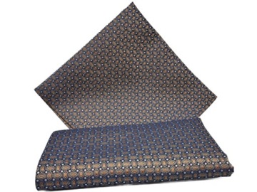 BRĄZOWA / GRANATOWA WE WZORY POSZETKA BUTONIERKA