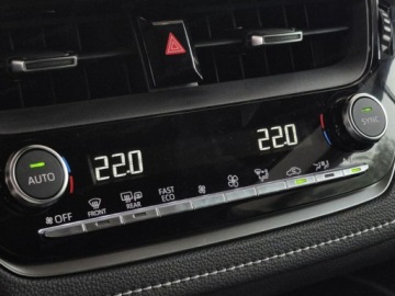 Toyota Corolla XII Sedan Facelifting 1.8 Hybrid 140KM 2025 Od ręki - Style 1.8 Hybrid 140KM | Podgrzewane fotele!, zdjęcie 7