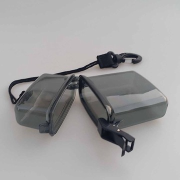 Водонепроницаемый чехол для дайвинга с серфингом на лодке.