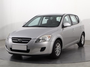 Kia Ceed I Hatchback 1.4 109KM 2008 Kia Ceed 1.4 CVVT, Klima, Parktronic,ALU, zdjęcie 1