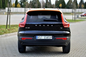Volvo XC40 Crossover Facelifting 1.5 T2 129KM 2022 Volvo XC 40 1,5 Benzyna 130KM_T2_R Design_Full, zdjęcie 28