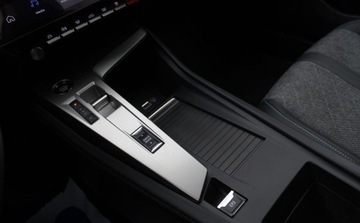 Peugeot 408 2022 Peugeot 408 Allure Pack EAT8 Perla Od Reki 1.2 Benzyna 130KM, zdjęcie 14