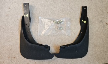 KRYT LUKOW SADA PRAWA+LEWA TOYOTA YARIS D58111-B9960