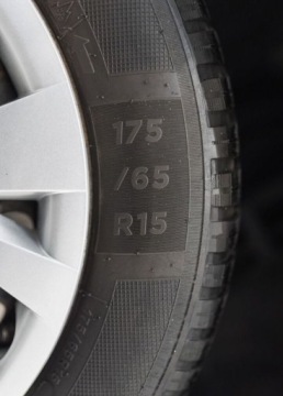 Toyota Yaris III Hatchback 5d Facelifting 2017 1.5 Dual VVT-iE 111KM 2017 Toyota Yaris 1.5 Premium 1.5 Benzyna 111KM, zdjęcie 5