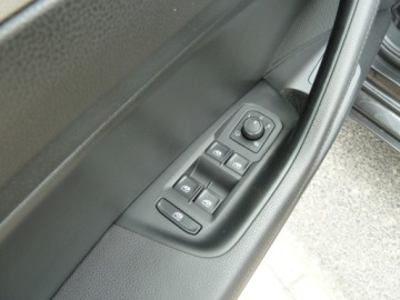 Volkswagen Passat B8 Variant 2.0 TDI BlueMotion SCR 150KM 2018 Volkswagen Passat NAWIGACJA PLHIGHLINE DSG-7PANORAMAASYSTENT PARKOWANIASKO, zdjęcie 10