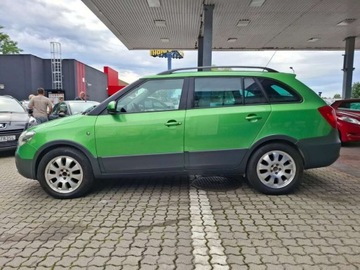 Skoda Fabia II Kombi Facelifting 1.2 TSI 85KM 2011 Skoda Fabia Limitowana Wersja Scout 1.2 Benzyna 86KM, zdjęcie 14