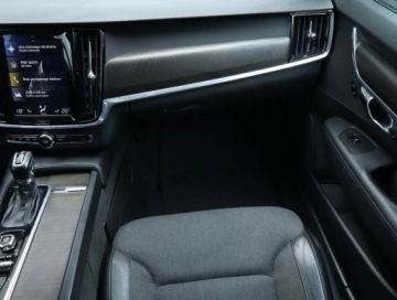 Volvo V90 II Kombi 2.0 D4 190KM 2018 Volvo V90 Cross Country D4 2.0 AWD, 187 KM, 4X4, zdjęcie 7