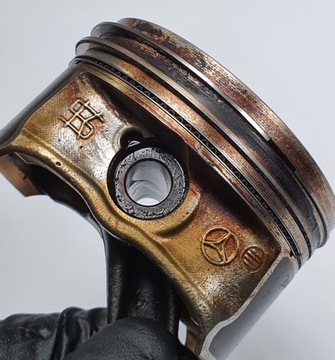 ШАТУН ПОРШНЯ MERCEDES W169 1.5 266920