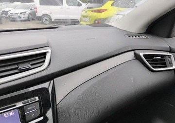 Nissan Qashqai II Crossover 1.2 DIG-T 115KM 2015 Nissan Qashqai 2015r, Salonowy, 1.2 Benzyna. Uszkodzony. Poobijany. Jezdzi., zdjęcie 17