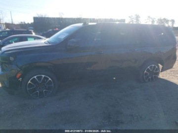 Chevrolet Suburban GMT900 2023 Chevrolet Suburban 2023 Chevrolet Suburban 2WD 4dr RST 5.3 Benzyna 355KM, zdjęcie 4