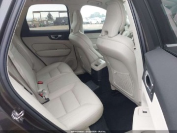 Volvo XC60 II 2022 Volvo XC 60 Recharge Plug-In Hybrid T8 Inscription Expression 2022 2.0, zdjęcie 12