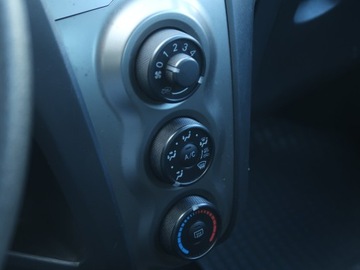 Toyota Yaris II Hatchback 5d 1.0 VVT-i 69KM 2009 Toyota Yaris 1.0 VVT-i, Salon Polska, Serwis ASO, zdjęcie 13