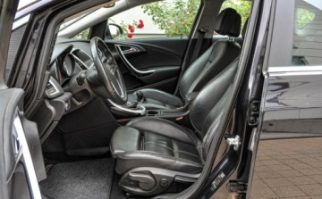 Opel Astra J Hatchback 5d 2.0 CDTI ECOTEC 160KM 2011 Opel Astra 2,0CDTI (160KM) Skory 2.0 Diesel 160KM, zdjęcie 6