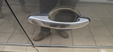 KLIKA DVEŘE PŘEDNÍ ZADNÍ VW TOURAN 2003-2010 BARVA LD7X