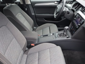 Volkswagen Passat B8 Variant Facelifting 1.5 TSI EVO 150KM 2023 VW Passat 1.5 TSI, Salon Polska, 1. Właściciel, zdjęcie 8