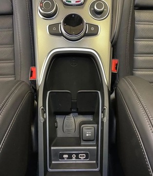 Alfa Romeo Giulia II Sedan Facelifting 2.0 Turbo 280KM 2023 Alfa Romeo Giulia Salon Polska Bezwypadkowy R Cars Warszawa 2.0 Benzyna, zdjęcie 31